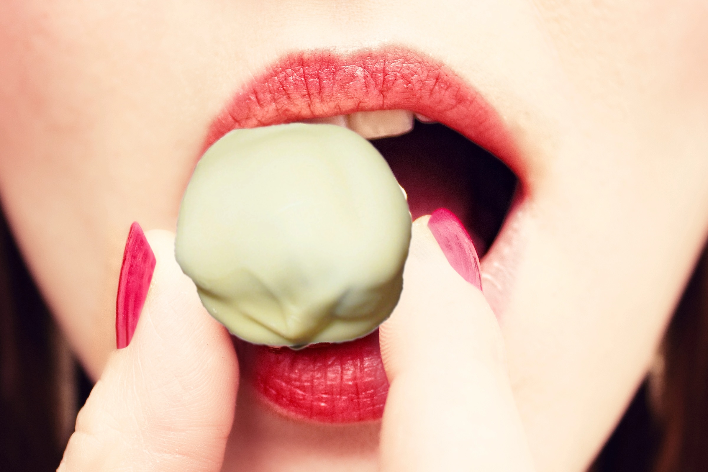 Trockenfrüchte in Schokolade