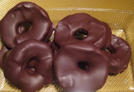 Trockenfrüchte in Schokolade