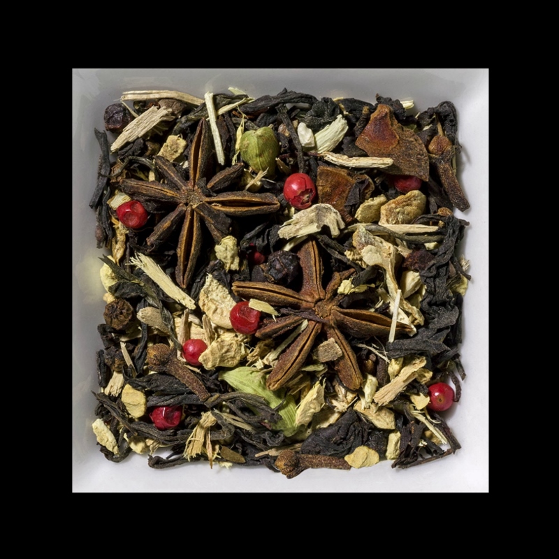 Ingwer-Sternanis-Kardamom. Naturbelassene Schwarztee-/Gewürzmischung